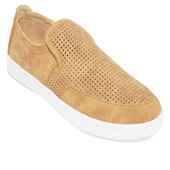 Chase + Chloe Shoes - WOMEN SLIP ON SNEAKER TAN